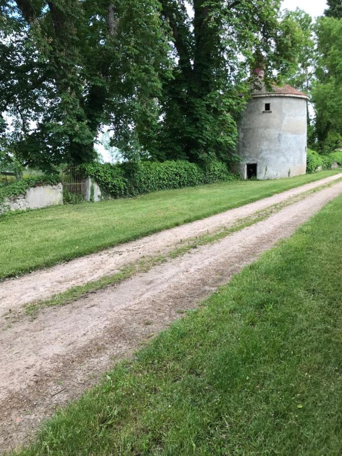 Chateau De Vesset Bed and Breakfast Tréteau Eksteriør billede