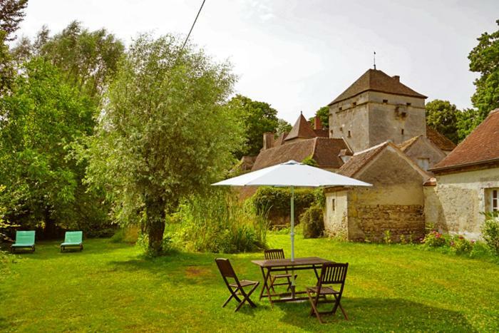 Chateau De Vesset Bed and Breakfast Tréteau Eksteriør billede